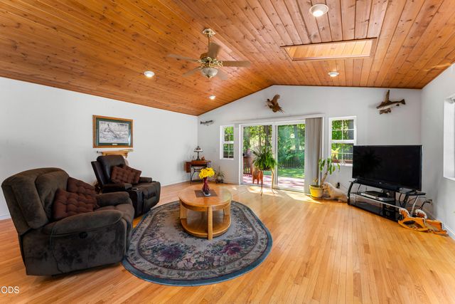 370 Horseshoe Drive, Grants Pass, OR 97526