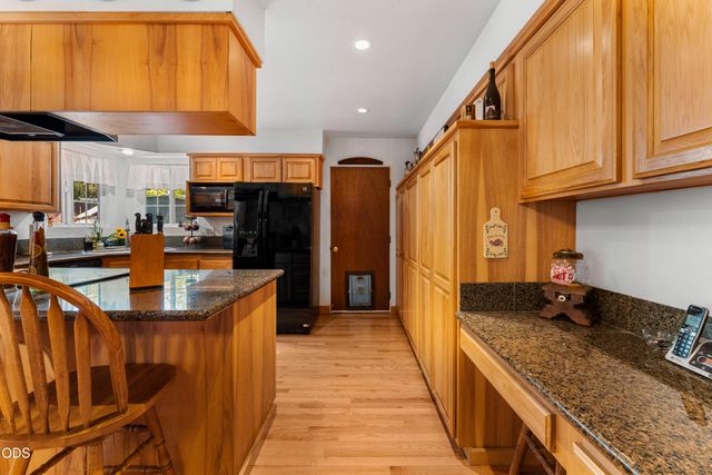 370 Horseshoe Drive, Grants Pass, OR 97526