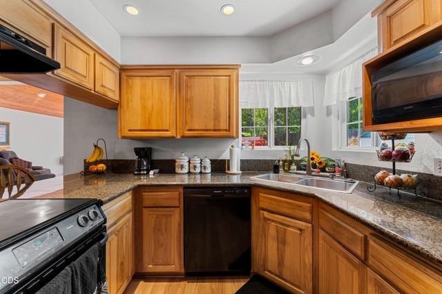 370 Horseshoe Drive, Grants Pass, OR 97526