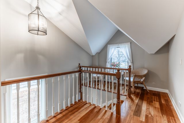 6352 W GIDDINGS Street, Chicago, IL 60630