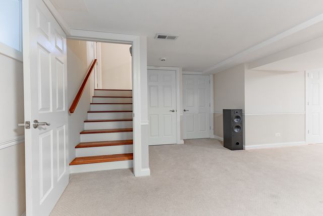 6352 W GIDDINGS Street, Chicago, IL 60630