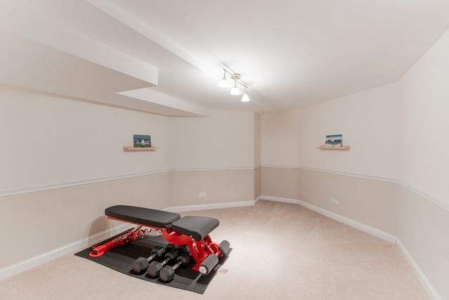 6352 W GIDDINGS Street, Chicago, IL 60630