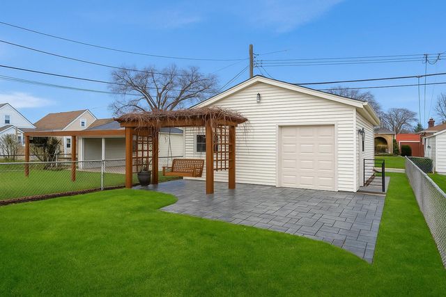 6352 W GIDDINGS Street, Chicago, IL 60630