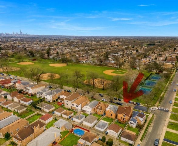 6352 W GIDDINGS Street, Chicago, IL 60630