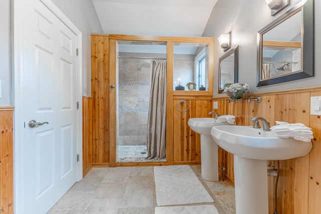 6352 W GIDDINGS Street, Chicago, IL 60630