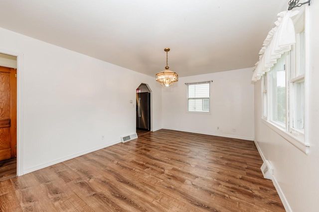 4405 S Pennsylvania AVENUE, Saint Francis, WI 53235