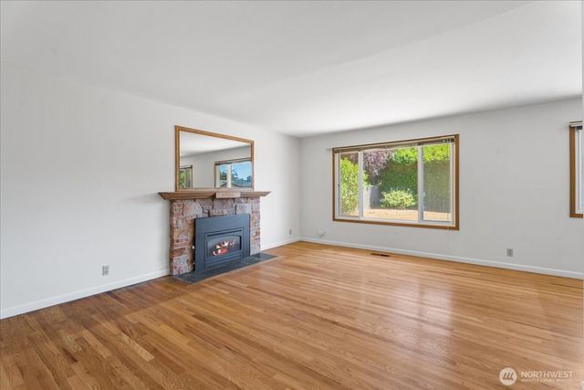 1016 S 203rd Street, Des Moines, WA 98198