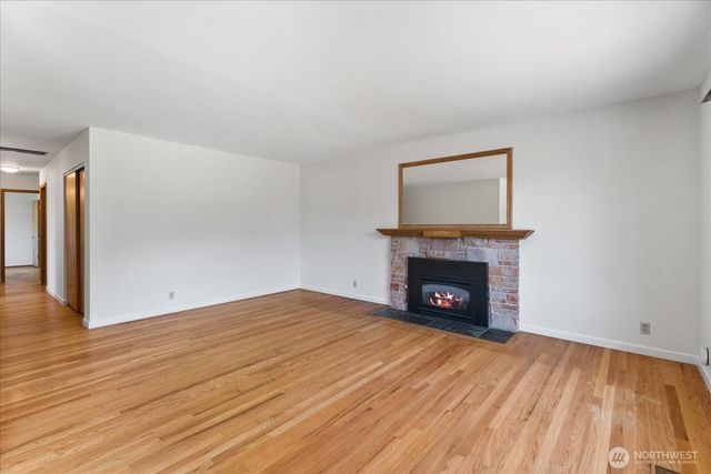 1016 S 203rd Street, Des Moines, WA 98198