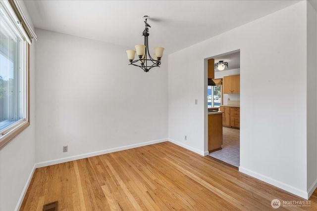 1016 S 203rd Street, Des Moines, WA 98198