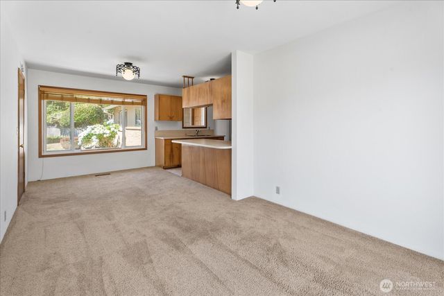 1016 S 203rd Street, Des Moines, WA 98198