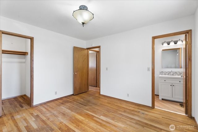 1016 S 203rd Street, Des Moines, WA 98198