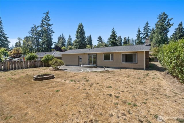1016 S 203rd Street, Des Moines, WA 98198
