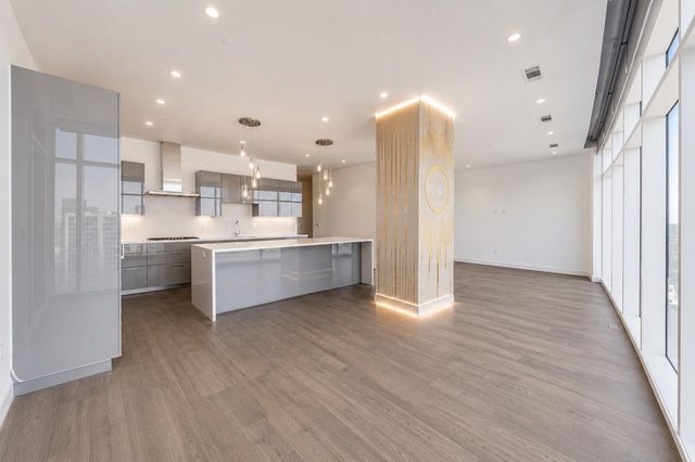 4521 San Felipe Street 1704, Houston, TX 77027