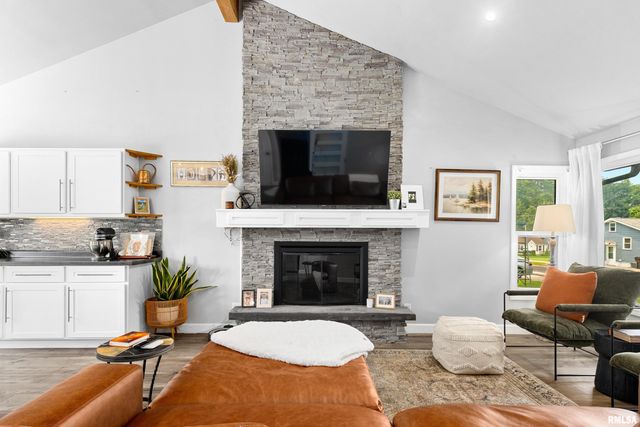 108 CUMMINGS Court, Creve Coeur, IL 61610