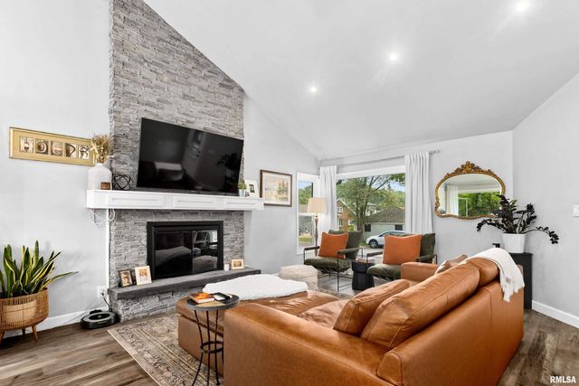 108 CUMMINGS Court, Creve Coeur, IL 61610