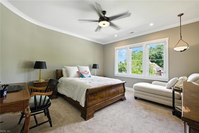 1244 Knights Bridge LN, Virginia Beach, VA 23455