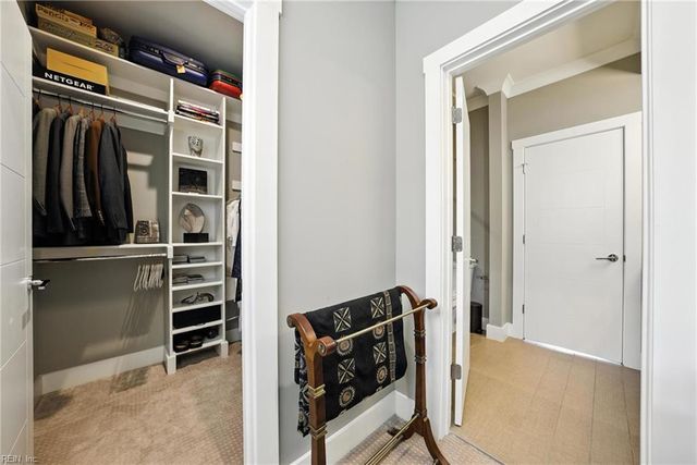 1244 Knights Bridge LN, Virginia Beach, VA 23455