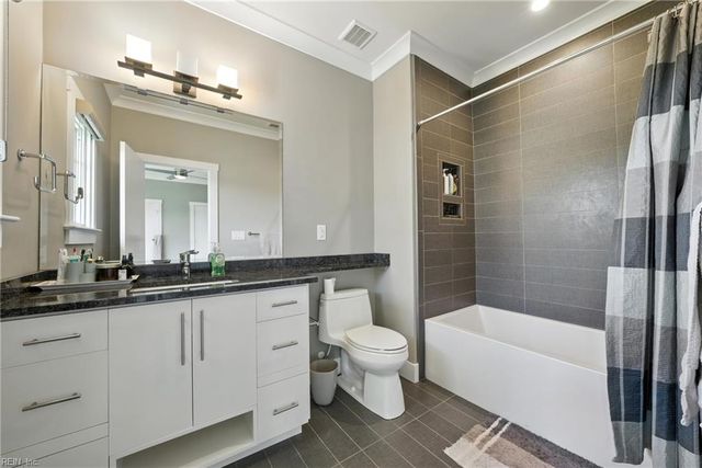 1244 Knights Bridge LN, Virginia Beach, VA 23455