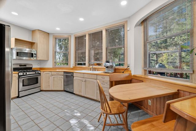 3940 Bannister Rd, Fair Oaks, CA 95628