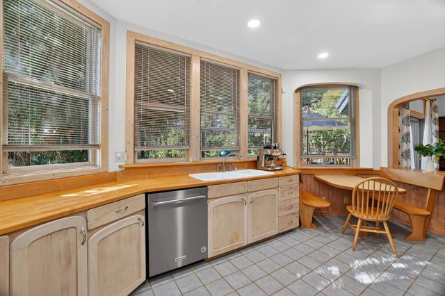 3940 Bannister Rd, Fair Oaks, CA 95628