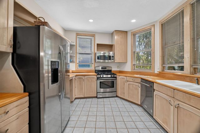 3940 Bannister Rd, Fair Oaks, CA 95628
