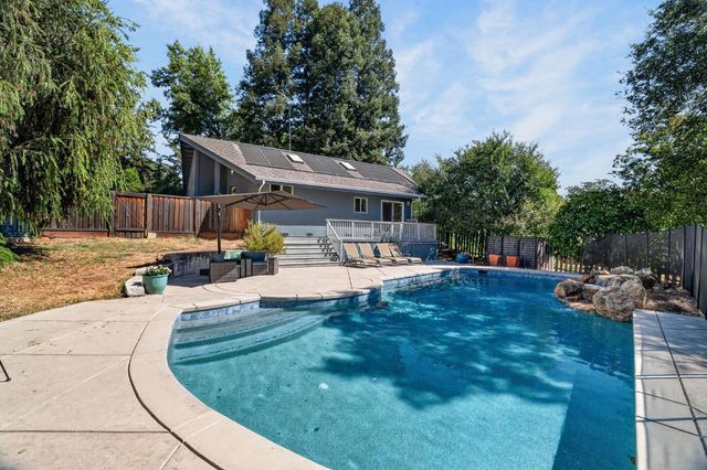 3940 Bannister Rd, Fair Oaks, CA 95628