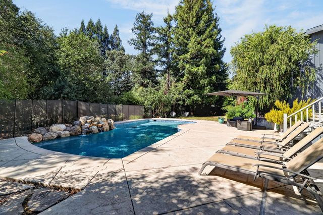 3940 Bannister Rd, Fair Oaks, CA 95628