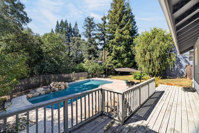 3940 Bannister Rd, Fair Oaks, CA 95628