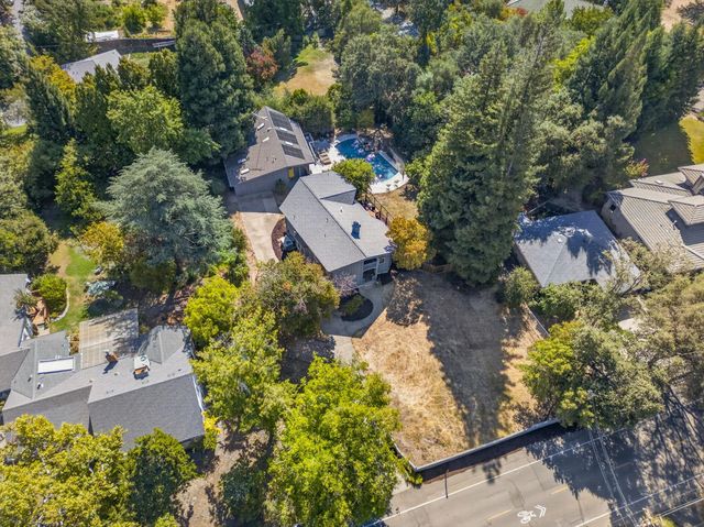 3940 Bannister Rd, Fair Oaks, CA 95628