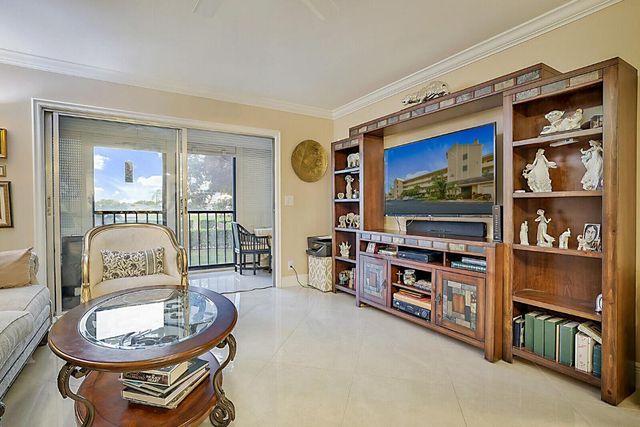 7286 Huntington Lane 204, Delray Beach, FL 33446