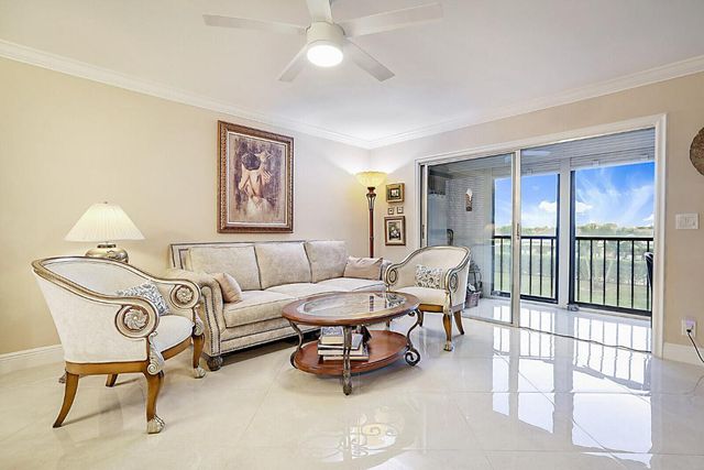 7286 Huntington Lane 204, Delray Beach, FL 33446