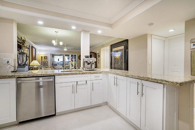 7286 Huntington Lane 204, Delray Beach, FL 33446