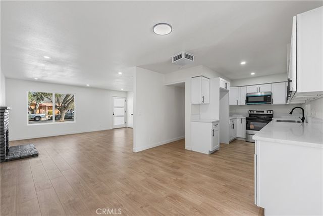 836 E Pillsbury, Lancaster, CA 93535