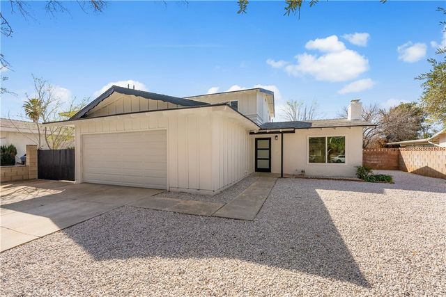 836 E Pillsbury, Lancaster, CA 93535