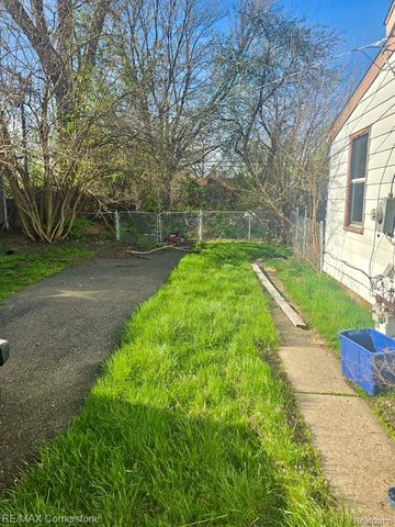 28658 Glenwood Street, Inkster, MI 48141