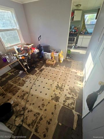 28658 Glenwood Street, Inkster, MI 48141