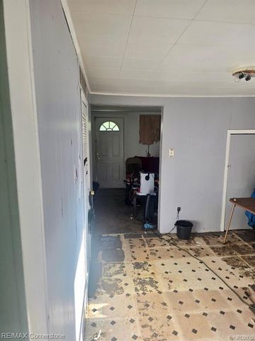 28658 Glenwood Street, Inkster, MI 48141