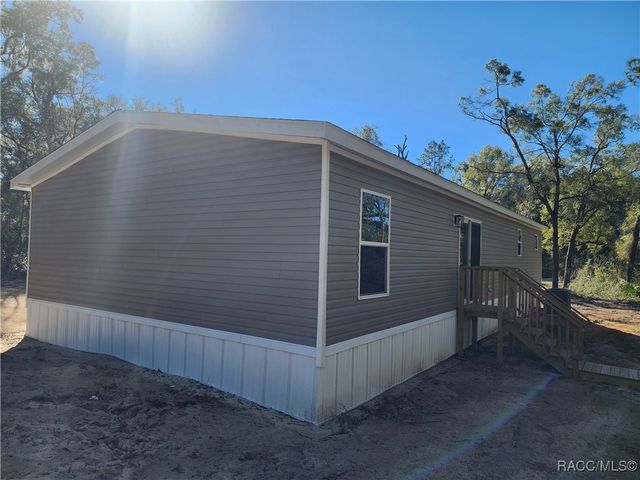 7513 W Dunklin Street, Dunnellon, FL 34433
