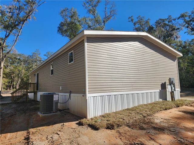 7513 W Dunklin Street, Dunnellon, FL 34433