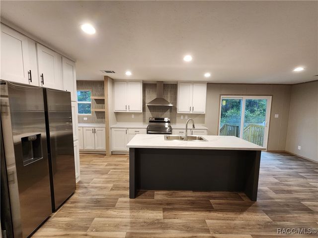 7513 W Dunklin Street, Dunnellon, FL 34433