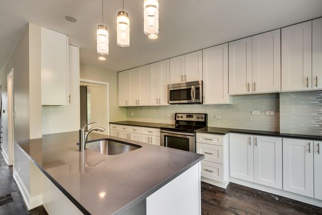 3119 Lake Avenue E, Wilmette, IL 60091