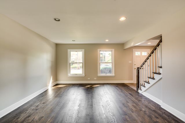 3119 Lake Avenue E, Wilmette, IL 60091