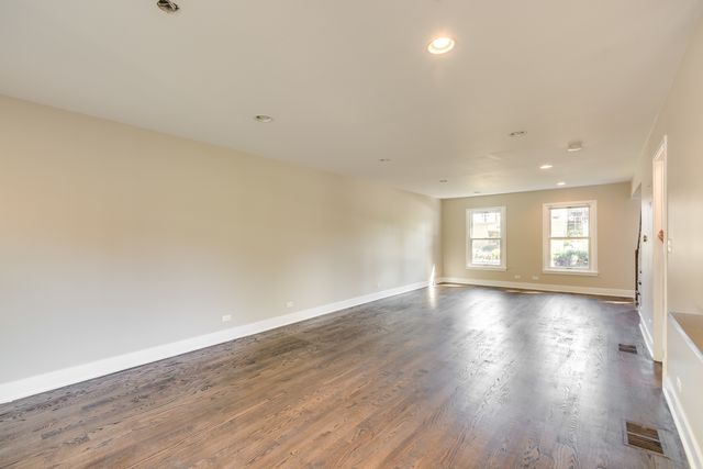 3119 Lake Avenue E, Wilmette, IL 60091