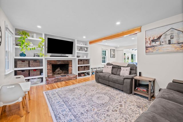 6 Stonewall Ter, Kingston, MA 02364