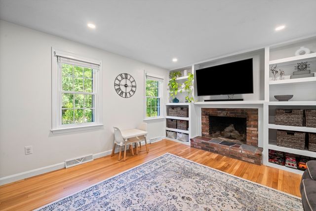 6 Stonewall Ter, Kingston, MA 02364