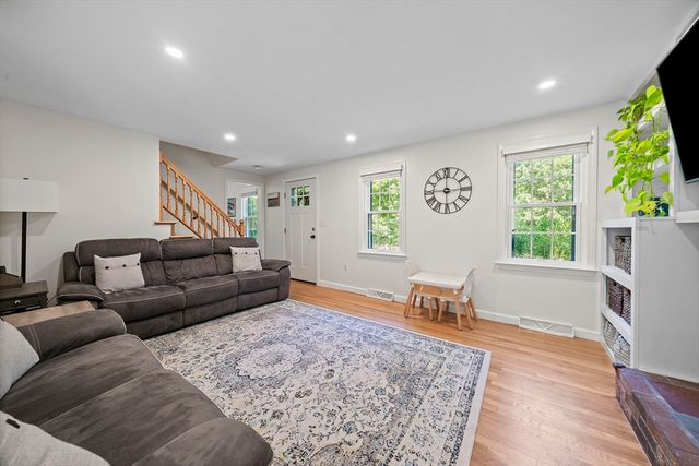 6 Stonewall Ter, Kingston, MA 02364