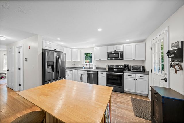 6 Stonewall Ter, Kingston, MA 02364