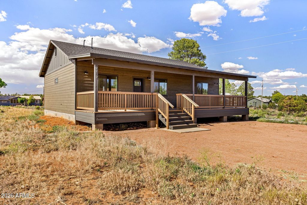 Image 1 of property listing at 2202 PAGE Drive, Overgaard, AZ 85933