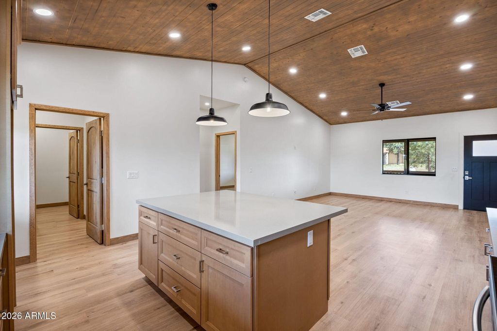 Image 11 of property listing at 2202 PAGE Drive, Overgaard, AZ 85933