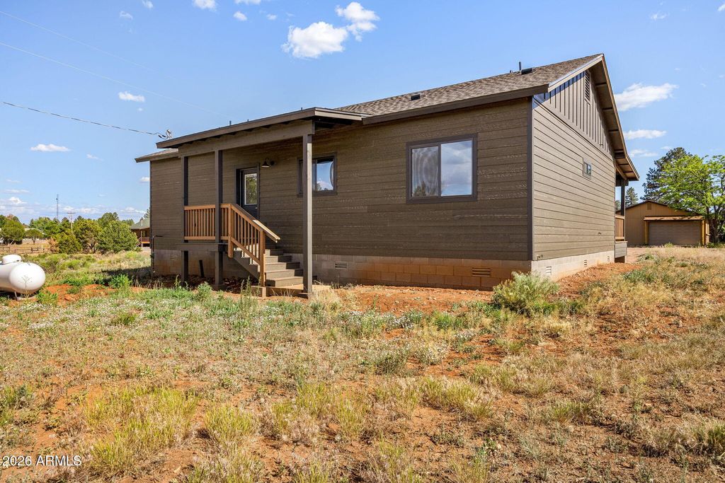 Image 22 of property listing at 2202 PAGE Drive, Overgaard, AZ 85933